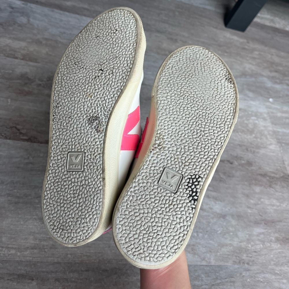 Veja White Sneakers with Bright Pink V Logo - Picture 8 of 9